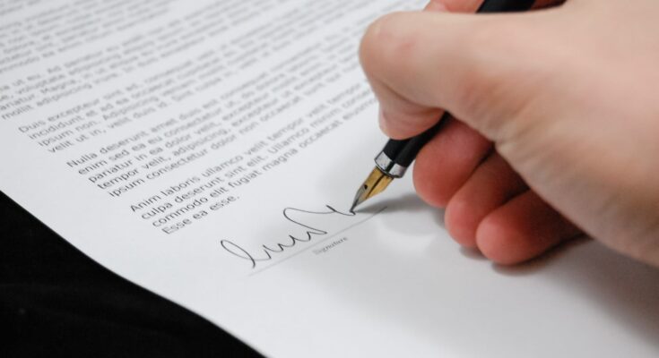 sign pen business document